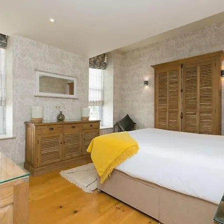 Luxury Lumiere, Sea Views, 3 Bedrooms, Parking